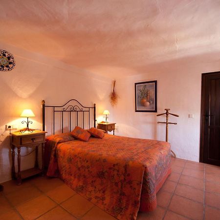 Bed and Breakfast Cortijo La Haza à Iznájar Extérieur photo