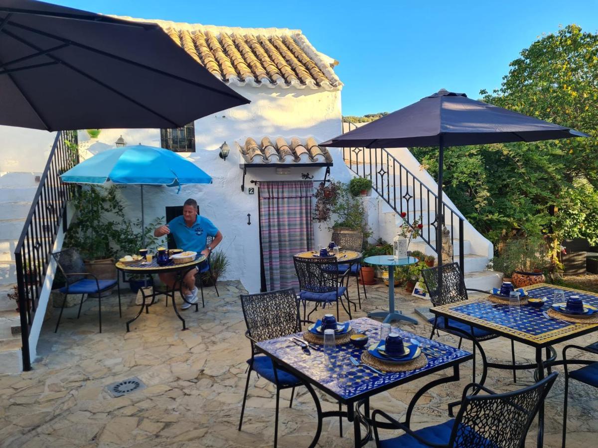 Bed and Breakfast Cortijo La Haza à Iznájar Extérieur photo