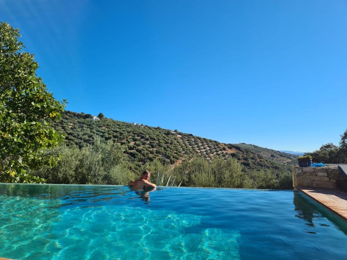 Bed and Breakfast Cortijo La Haza à Iznájar Extérieur photo