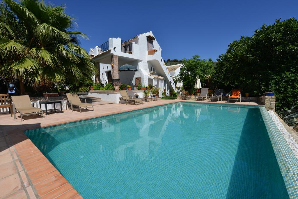 Bed and Breakfast Cortijo La Haza à Iznájar Extérieur photo
