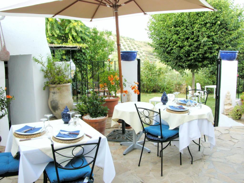 Bed and Breakfast Cortijo La Haza à Iznájar Extérieur photo