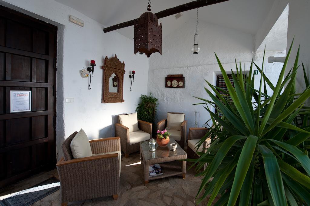 Bed and Breakfast Cortijo La Haza à Iznájar Extérieur photo